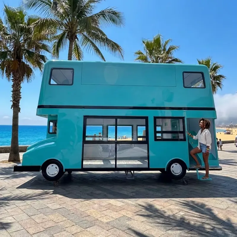 per Food Truck, Autobus a Due  - Commercial Kitchen On Wheels recensione e prezzo